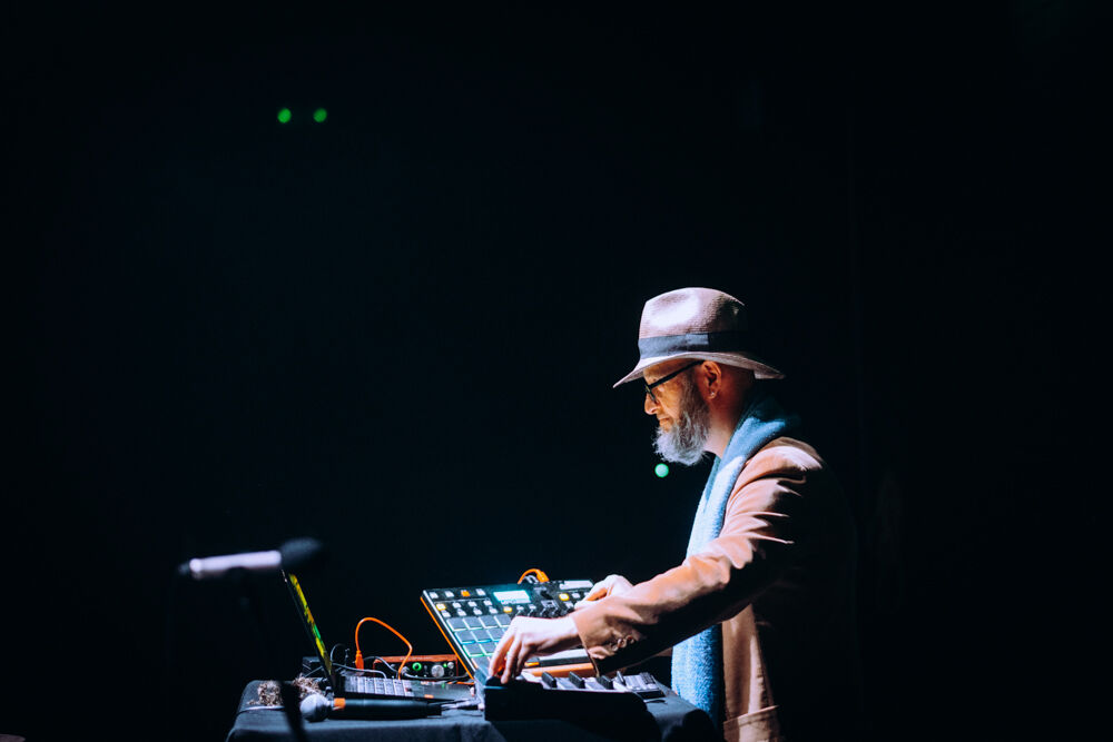 Jean-Philippe Drecourt performing live